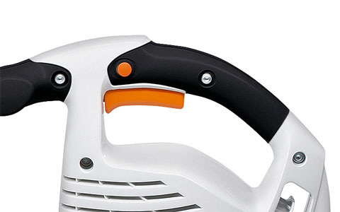 Lapų pūstuvas - siurblys Stihl BGE 71