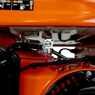 Generatorius benzininis R-Power GE8000S 230/400V 9