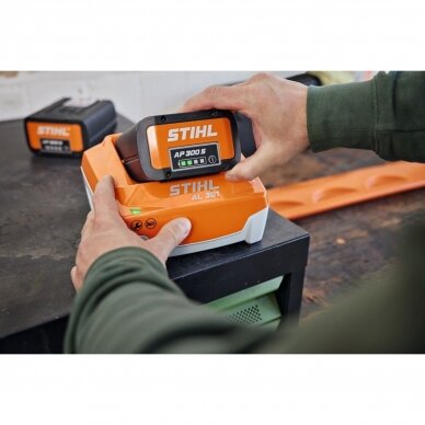 Pakrovėjas baterijos STIHL AL 301 3