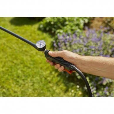 Purkštuvas rankinis nugarinis Gardena 12L Plus su manometru 1