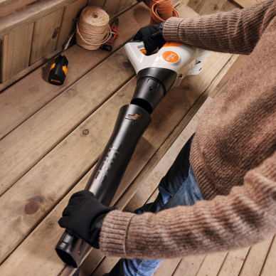 Pūstuvas akumuliatorinis STIHL BGA 30 su 2 x AS2 ir AL1 9