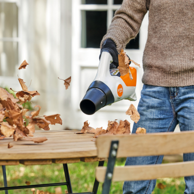 Pūstuvas akumuliatorinis STIHL BGA 30 su 2 x AS2 ir AL1 11