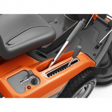 Traktorius HUSQVARNA Rider R 112iC akumuliatorinis 5