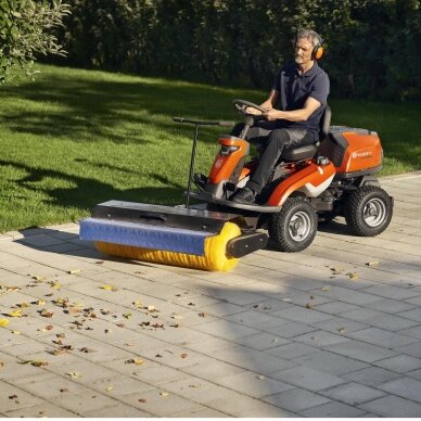 Traktorius HUSQVARNA Rider R 320X AWD 8