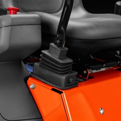 Traktorius nulinio apsisukimo HUSQVARNA Z242F Kawasaki 6