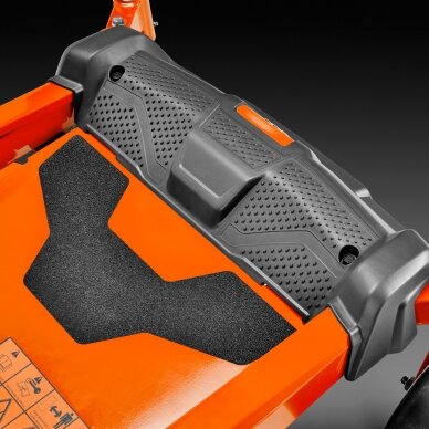 Traktorius nulinio apsisukimo HUSQVARNA Z242F Kawasaki 7