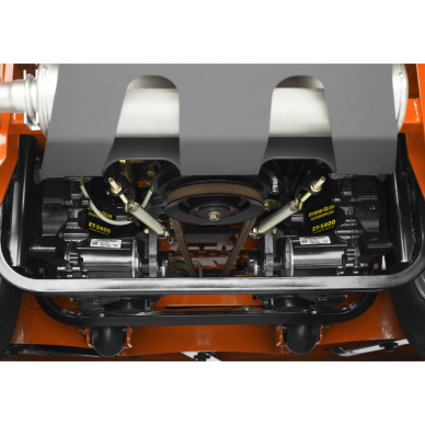 Traktorius nulinio apsisukimo HUSQVARNA Z560X 4