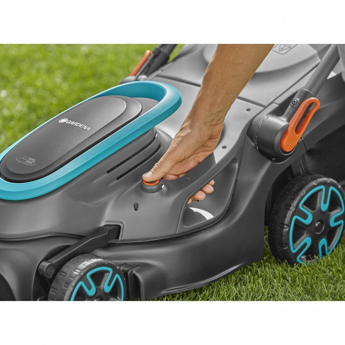 Vejapjovė akumuliatorinė GARDENA PowerMax 37/36V P4A 4 Vejapjovė akumuliatorinė GARDENA PowerMax 37/36V P4A 4