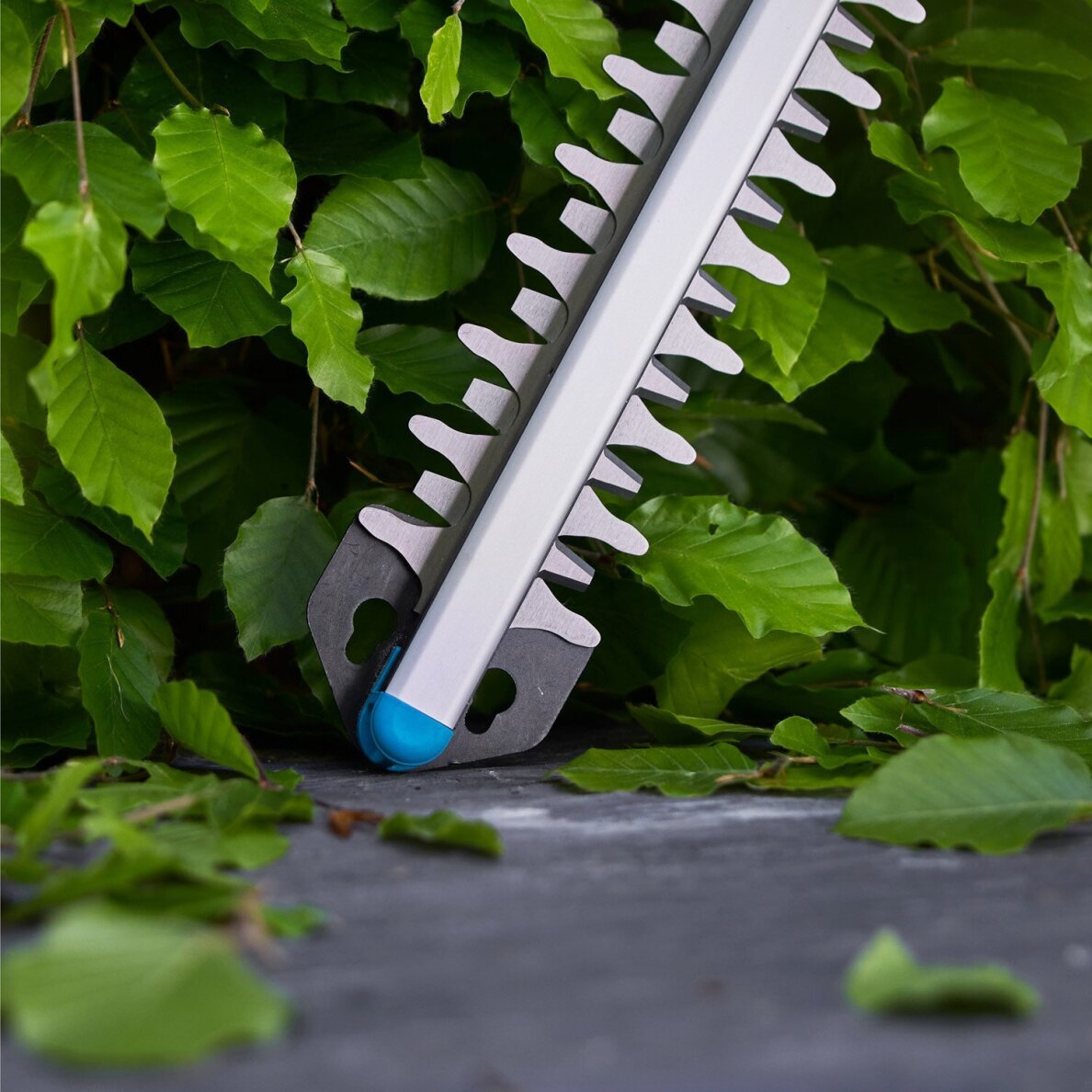 Žirklės gyvatvorių GARDENA EasyCut 45/18V P4A su baterija 9 Žirklės gyvatvorių GARDENA EasyCut 45/18V P4A su baterija 9