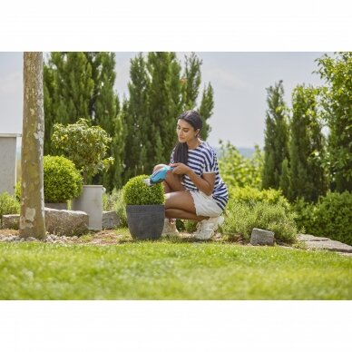 Žirklės žolės akumuliatorinės GARDENA ComfortCut Li su rankena ir ratukais 3