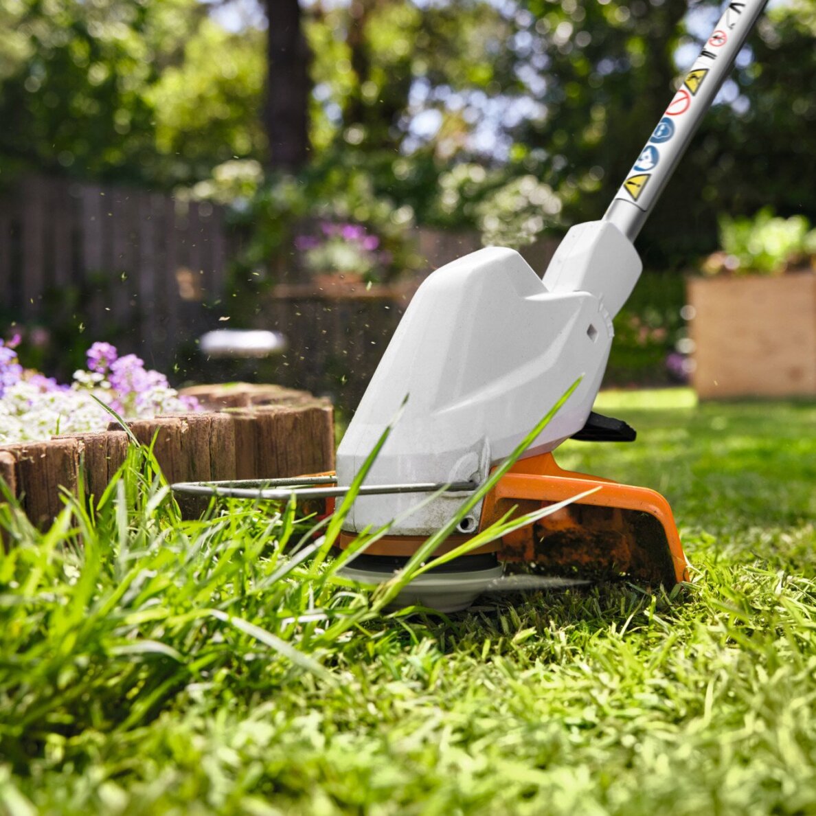 Žoliapjovė akumuliatorinė STIHL FSA 30 su AS2 ir ALS31 8 Žoliapjovė akumuliatorinė STIHL FSA 30 su AS2 ir ALS31 8
