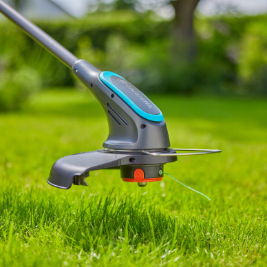 Žoliapjovė akumuliatorinė GARDENA PowerTrim 30/18V P4A su baterija 8